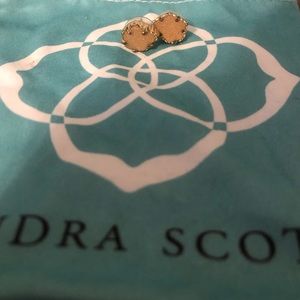Kendra Scott- Tessa Stone Stud Earrings (Gold)